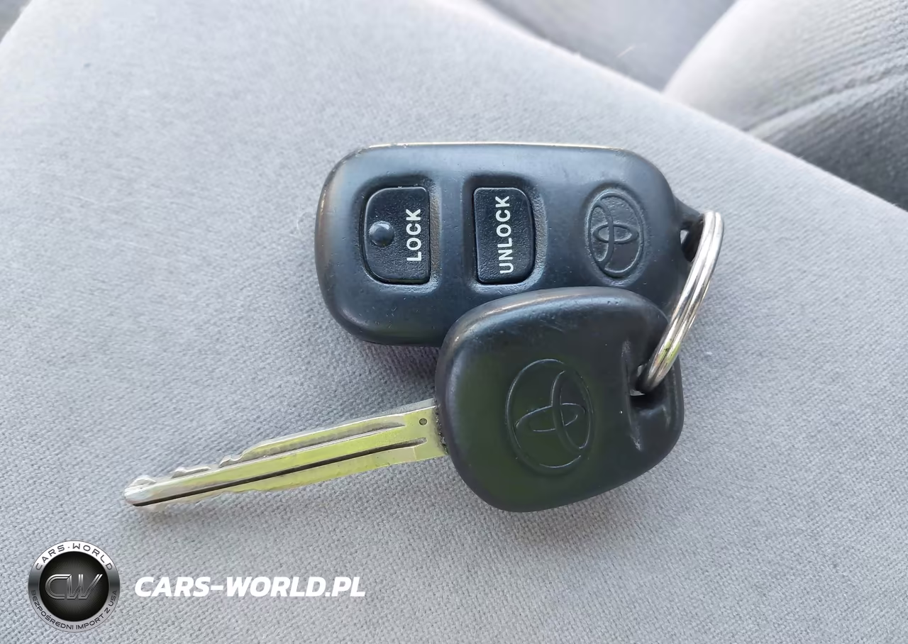 2005 Toyota Corolla Le VIN:1NXBR32E95Z451951 - 11