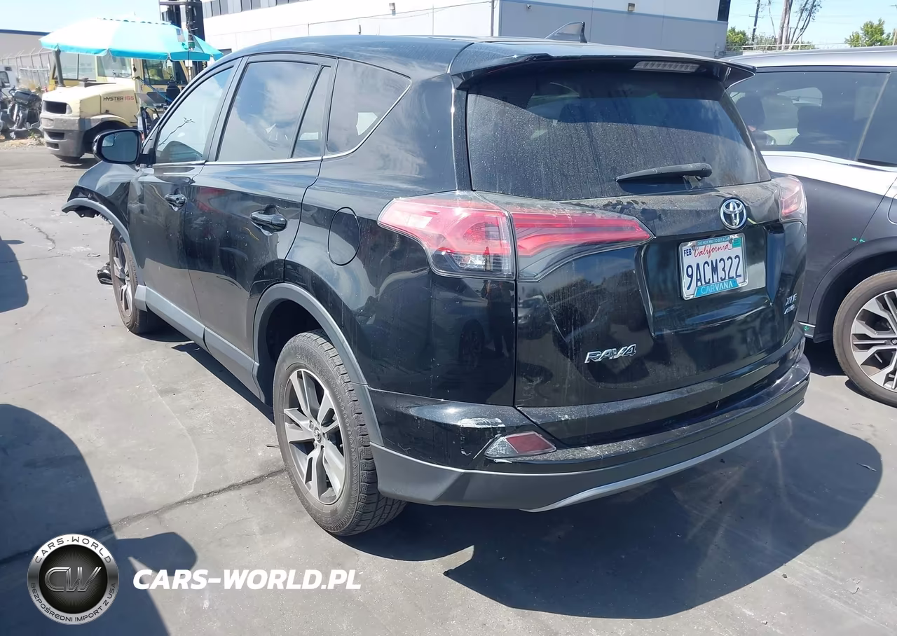 2018 Toyota Rav4 Xle VIN:2T3RFREVXJW809842 - 3