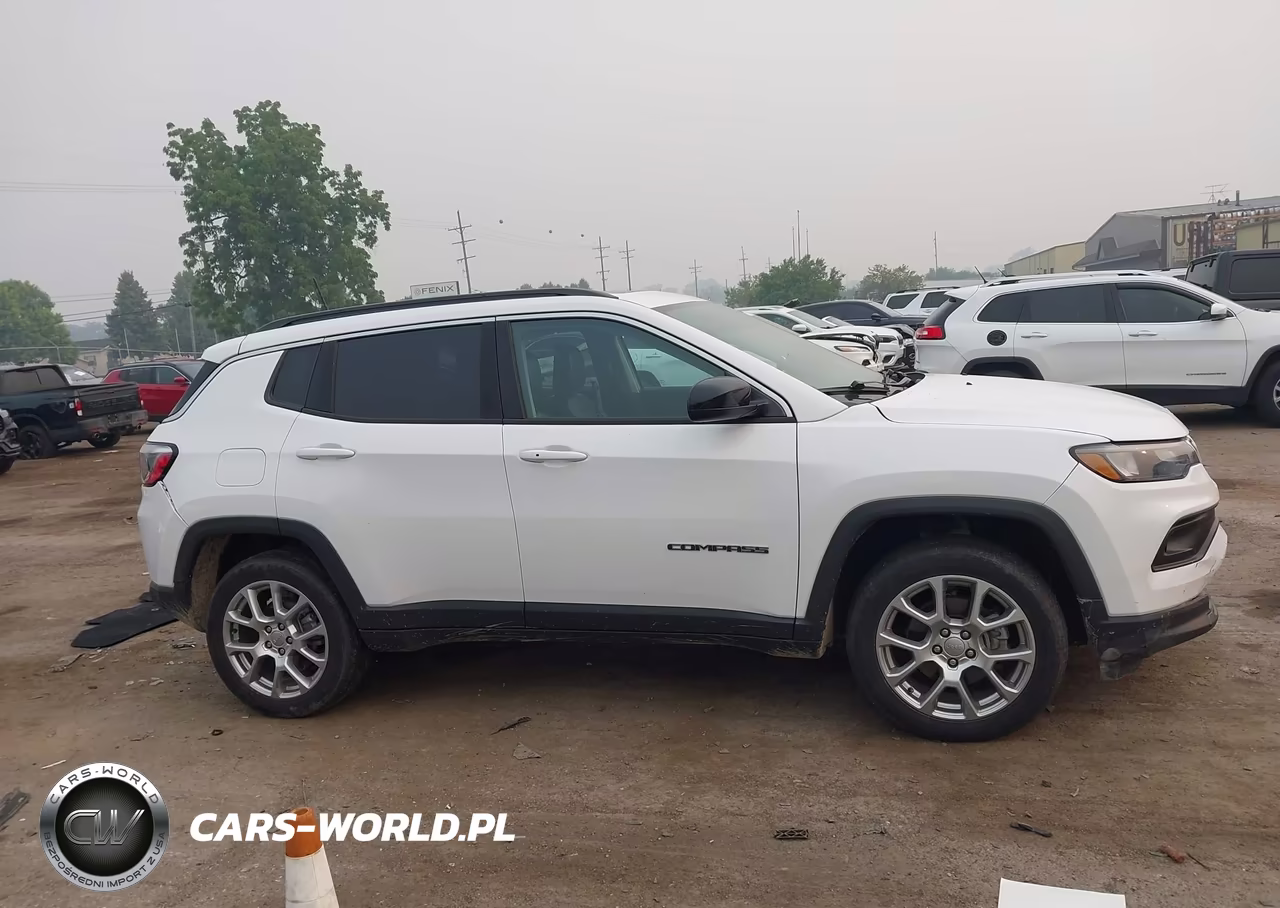 2022 Jeep Compass Latitude Lux 4X4 VIN:3C4NJDFB2NT128138 - 13