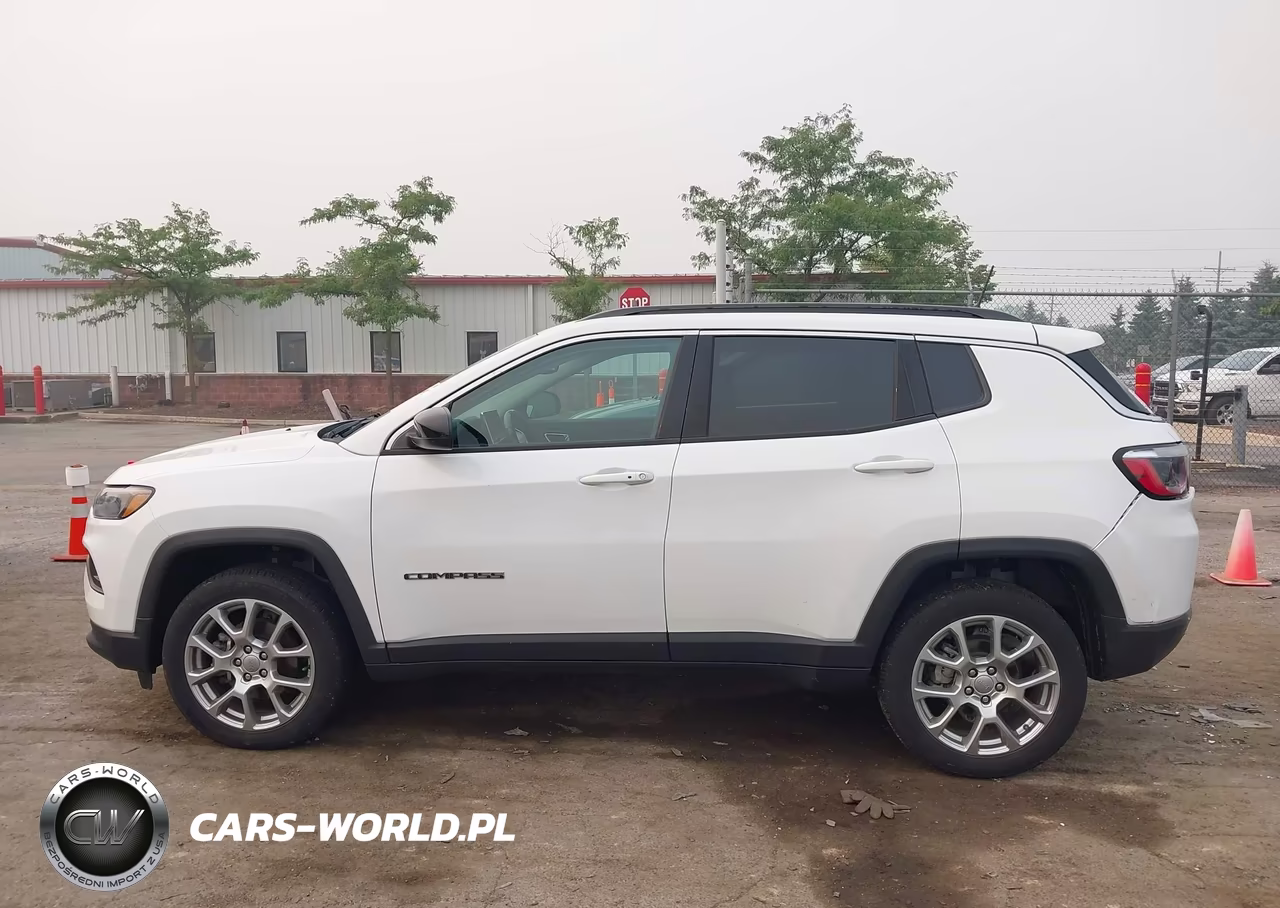 2022 Jeep Compass Latitude Lux 4X4 VIN:3C4NJDFB2NT128138 - 14