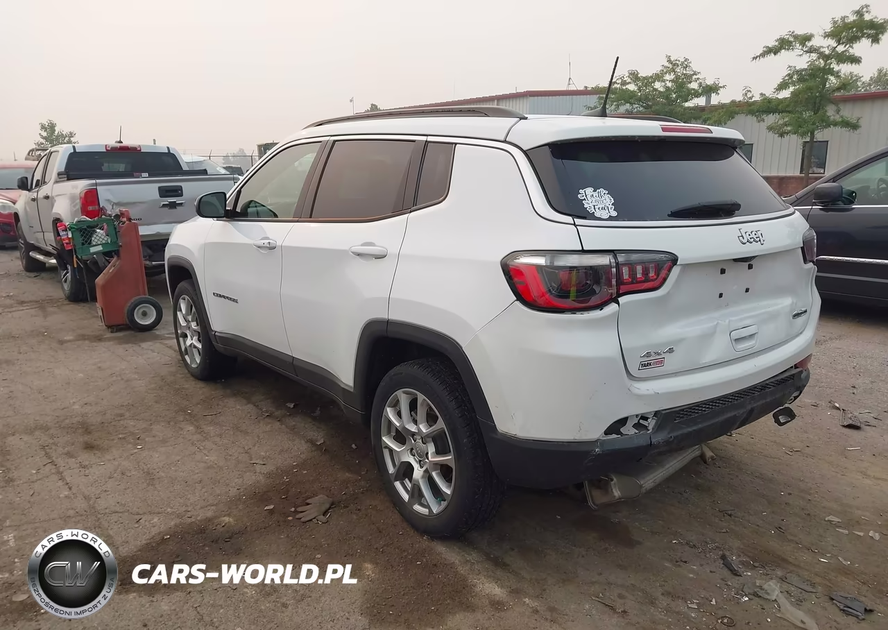 2022 Jeep Compass Latitude Lux 4X4 VIN:3C4NJDFB2NT128138 - 3