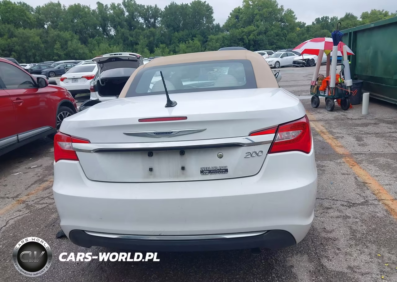 2011 Chrysler 200 Touring VIN:1C3BC2EB0BN549777 - 17