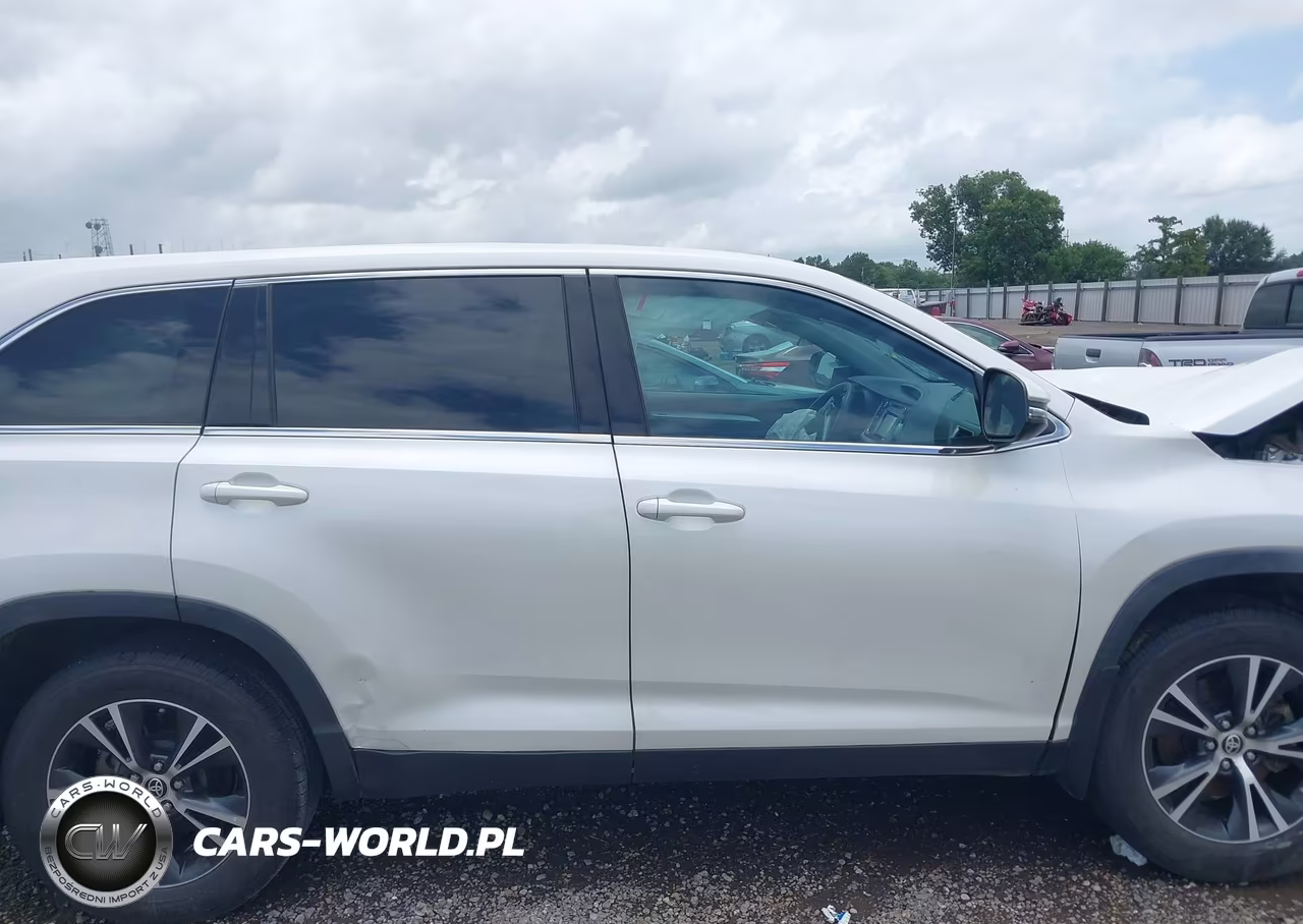 2019 Toyota Highlander Le VIN:5TDZARFH4KS059980 - 14
