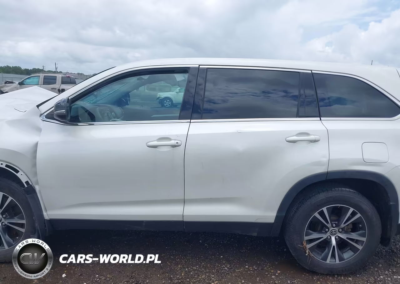2019 Toyota Highlander Le VIN:5TDZARFH4KS059980 - 15