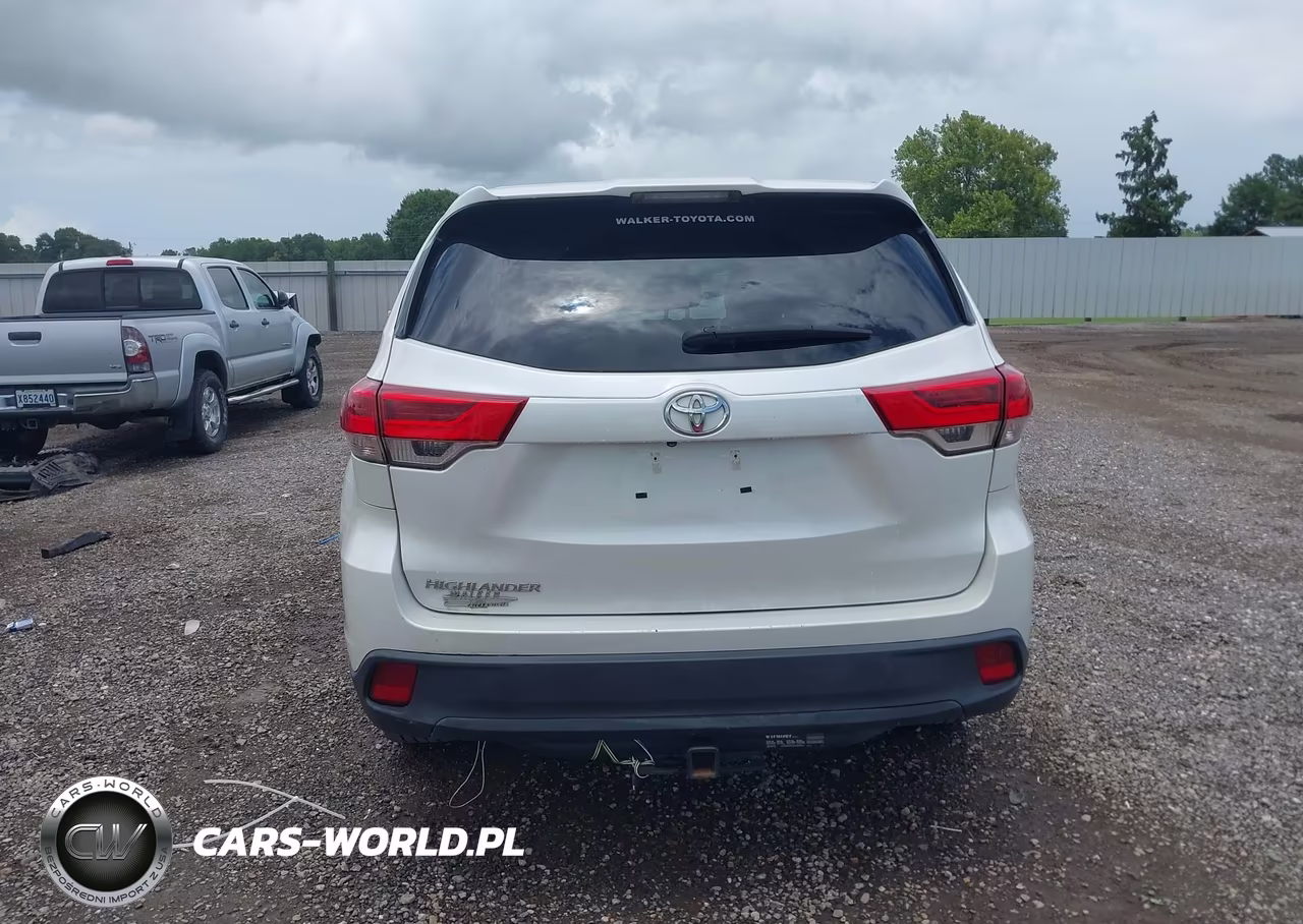 2019 Toyota Highlander Le VIN:5TDZARFH4KS059980 - 17