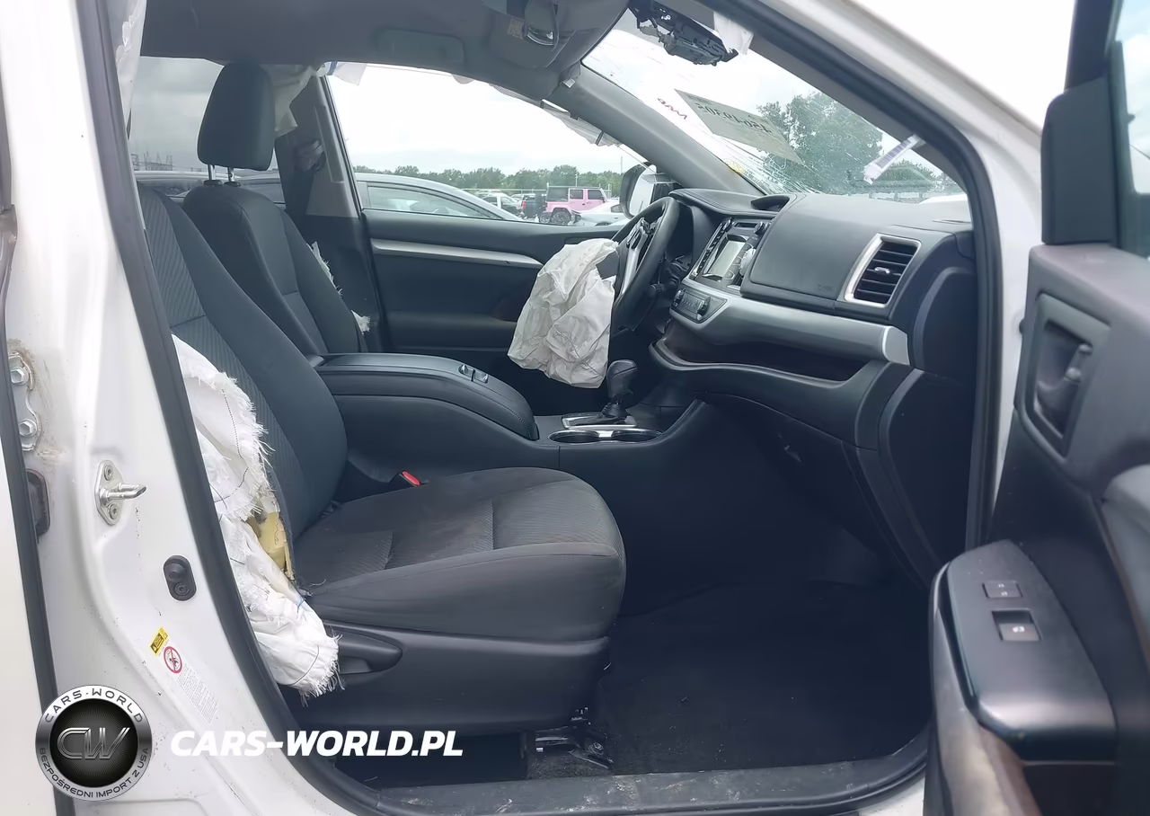 2019 Toyota Highlander Le VIN:5TDZARFH4KS059980 - 5