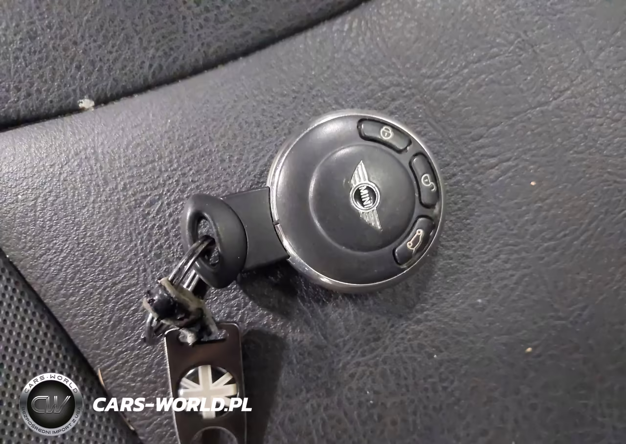 2010 Mini Cooper VIN:WMWMF3C52ATZ66551 - 11