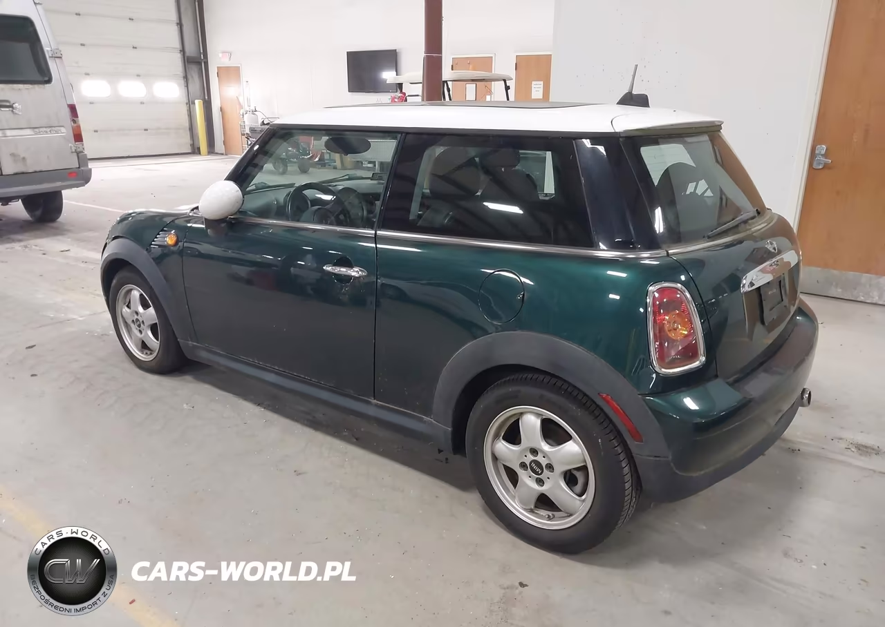 2010 Mini Cooper VIN:WMWMF3C52ATZ66551 - 3