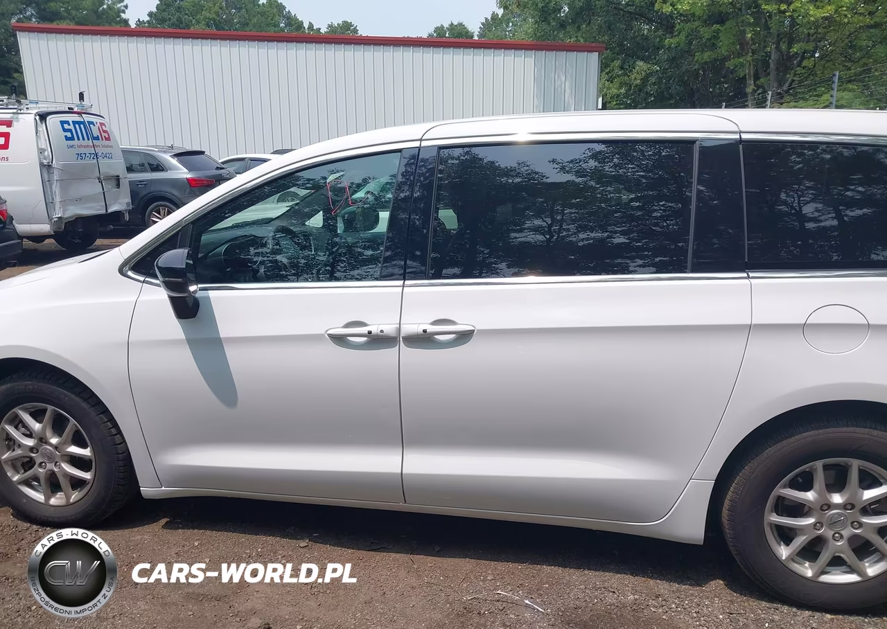2025 Chrysler Pacifica Select VIN:2C4RC1BG3SR556181 - 14
