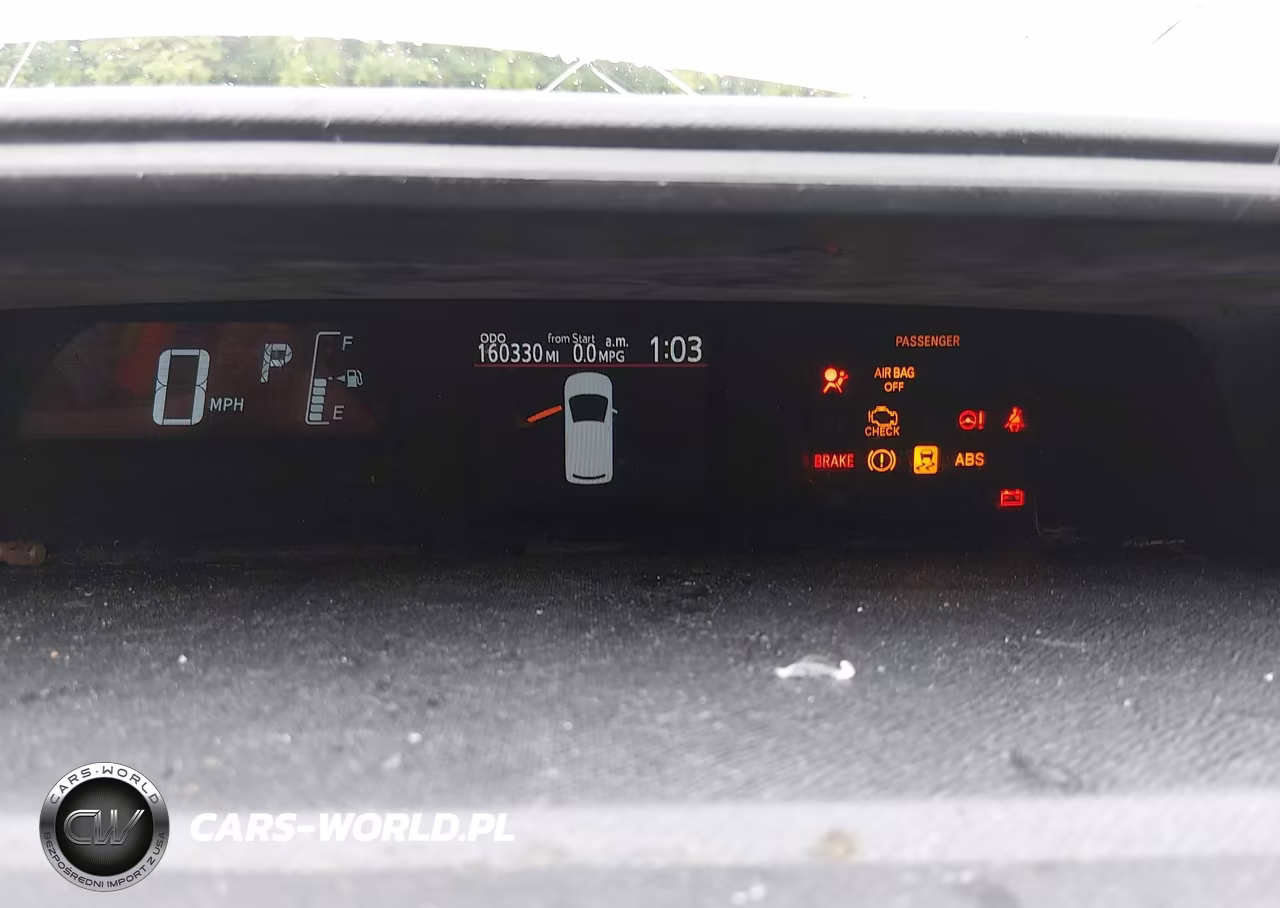 2015 Toyota Prius C Two VIN:JTDKDTB35F1107313 - 7