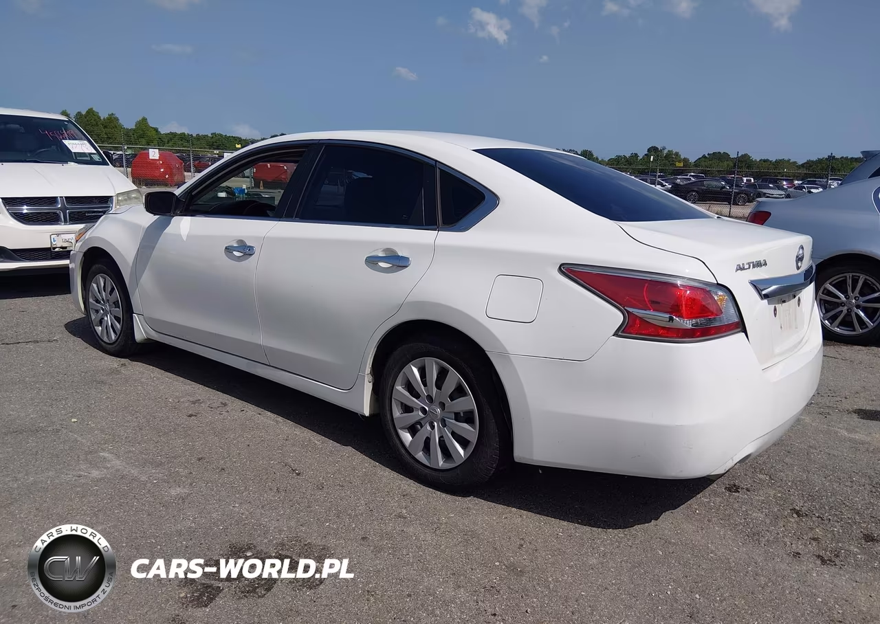 2015 Nissan Altima 2.5 S VIN:1N4AL3AP2FN866826 - 3
