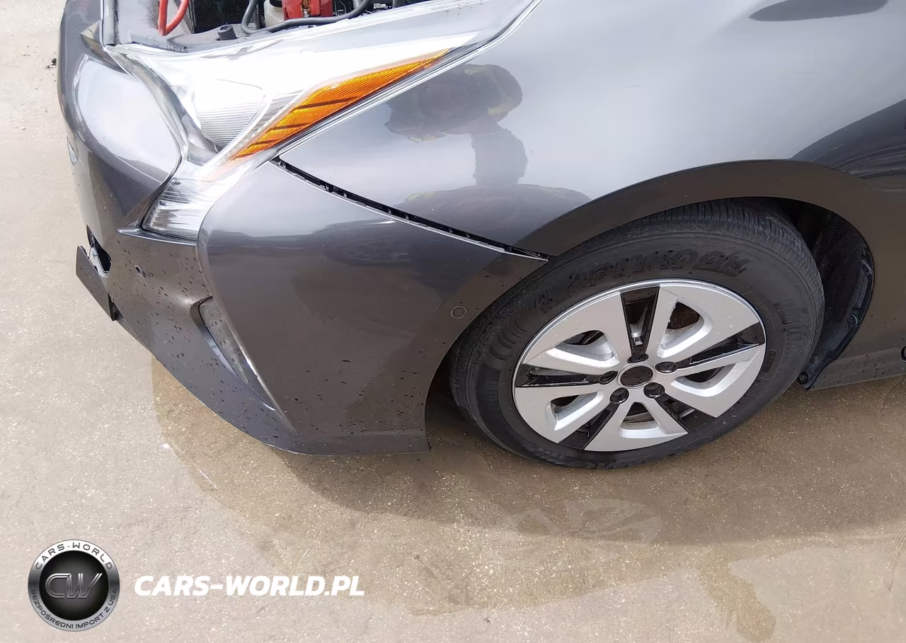2017 Toyota Prius Four VIN:JTDKARFU2H3538245 - 6