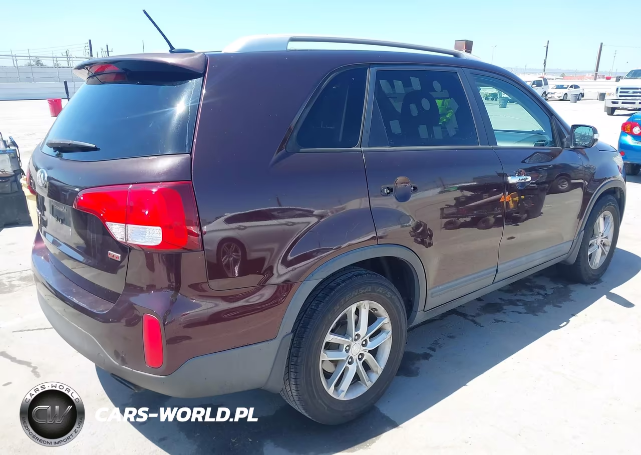 2014 Kia Sorento Lx VIN:5XYKT3A68EG536247 - 4