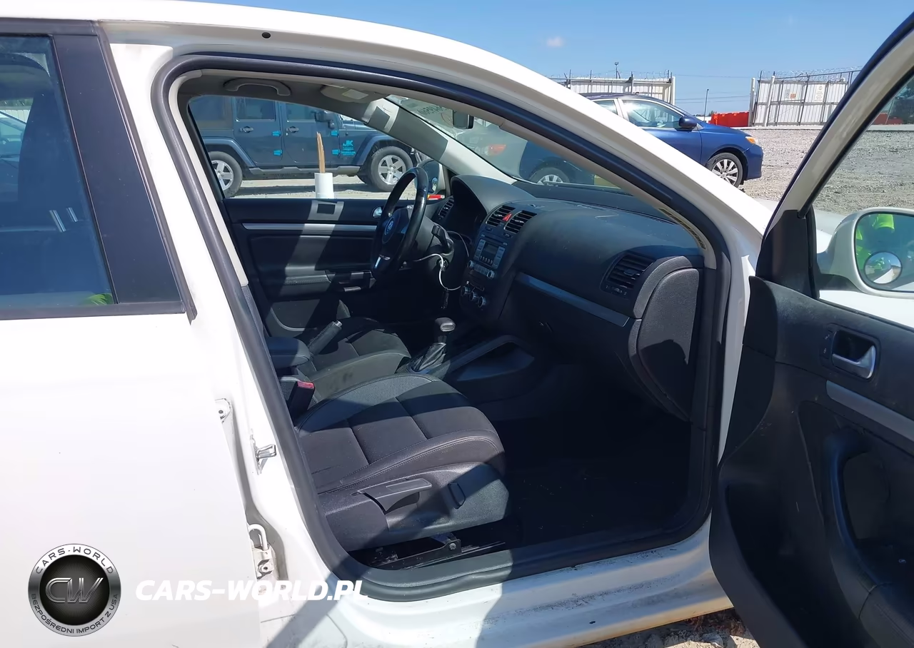 2010 Volkswagen Jetta Limited Edition VIN:3VWRX7AJ1AM129492 - 5