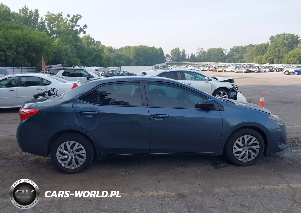 2019 Toyota Corolla Le VIN:2T1BURHE0KC168960 - 13