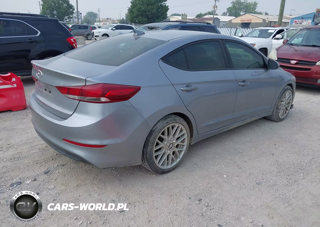 2017 Hyundai Elantra Se VIN:5NPD84LF0HH097846 - 4