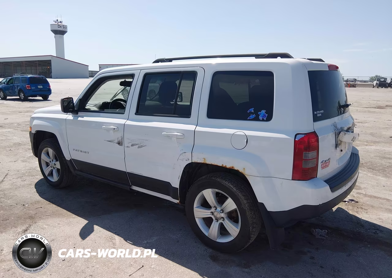 2015 Jeep Patriot Latitude VIN:1C4NJRFB0FD304320 - 3