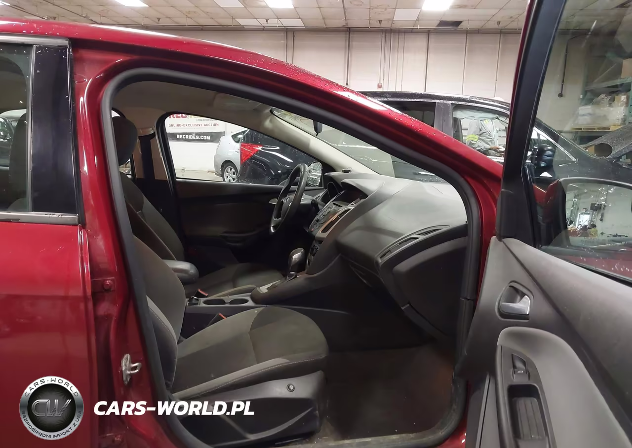 2014 Ford Focus Se VIN:1FADP3K23EL343961 - 5