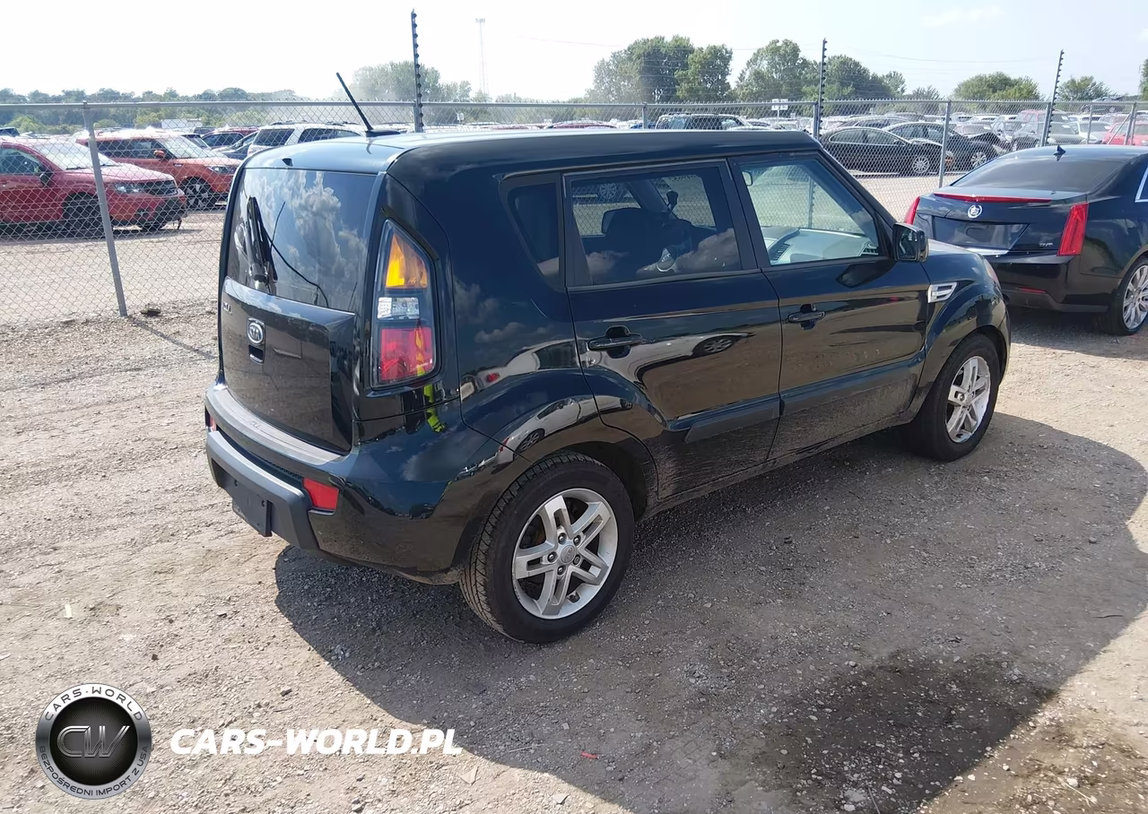 2011 Kia Soul + VIN:KNDJT2A20B7237296 - 4