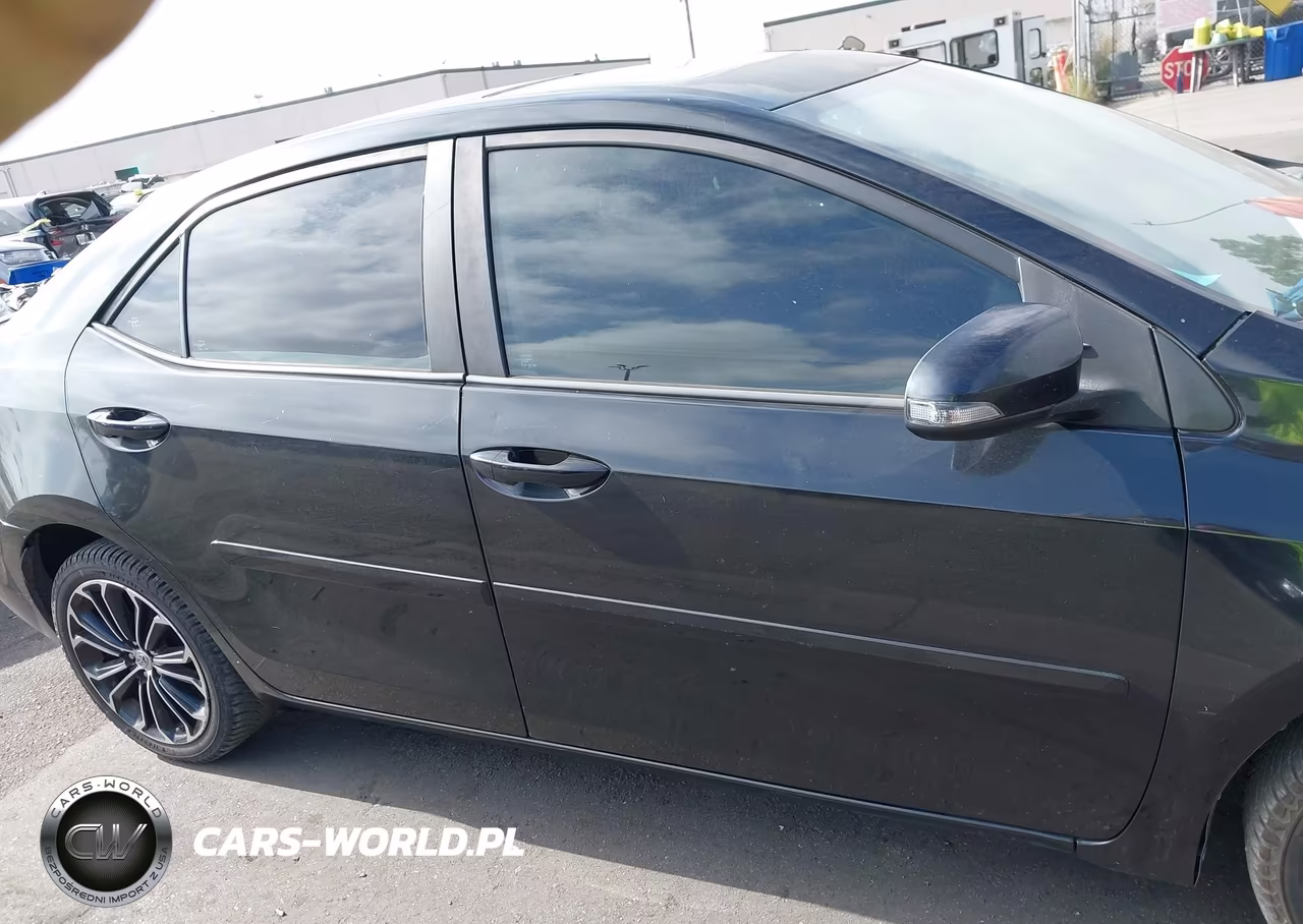2015 Toyota Corolla S Plus VIN:5YFBURHE0FP251004 - 14