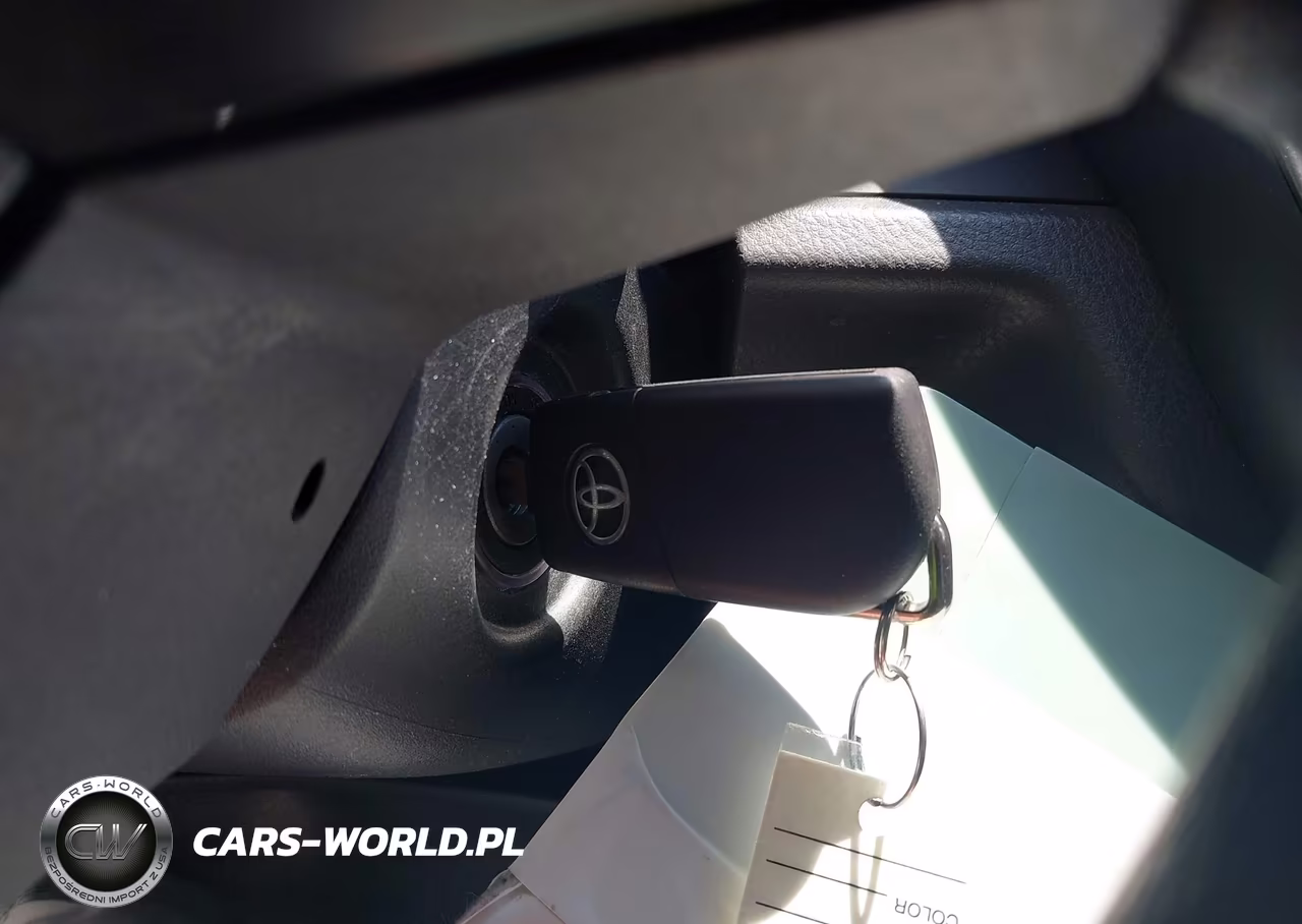 2020 Toyota Camry Le VIN:4T1C11AK7LU974518 - 11