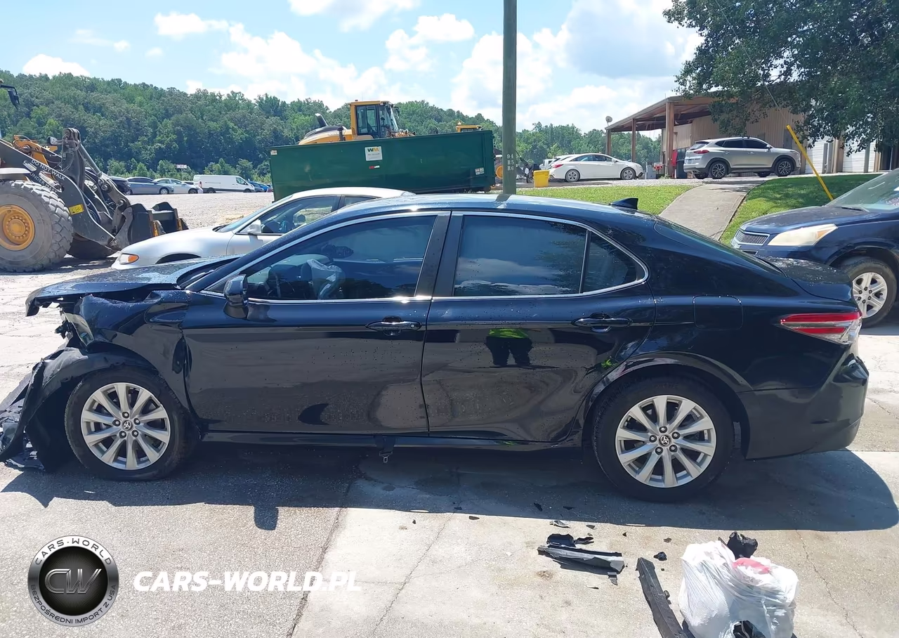 2020 Toyota Camry Le VIN:4T1C11AK7LU974518 - 14
