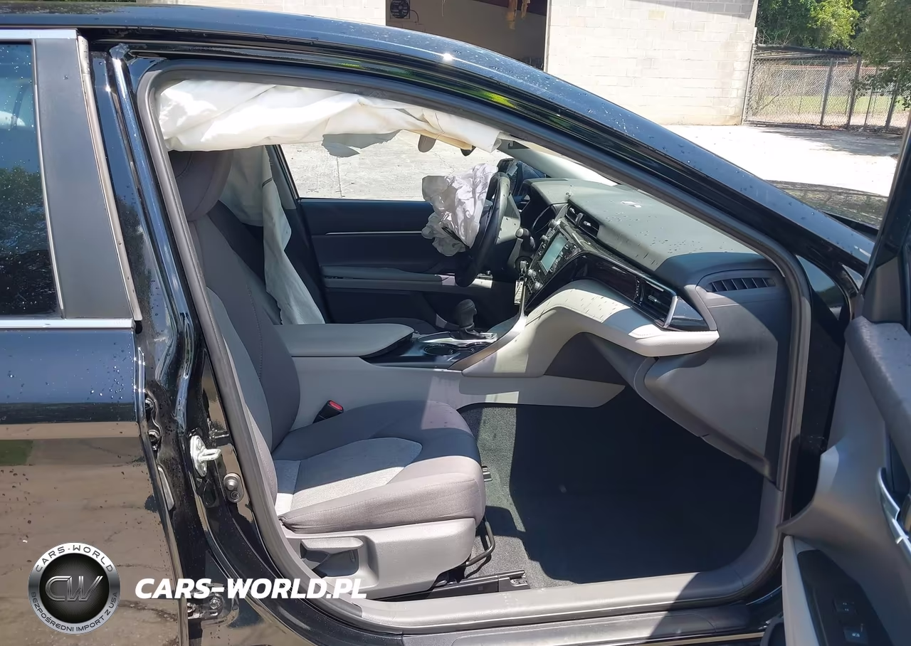 2020 Toyota Camry Le VIN:4T1C11AK7LU974518 - 5