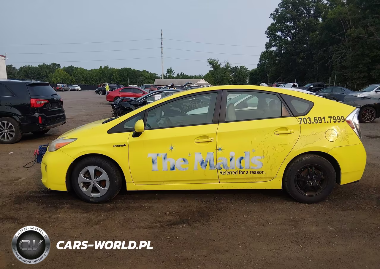 2013 Toyota Prius Two VIN:JTDKN3DU9D1651443 - 13
