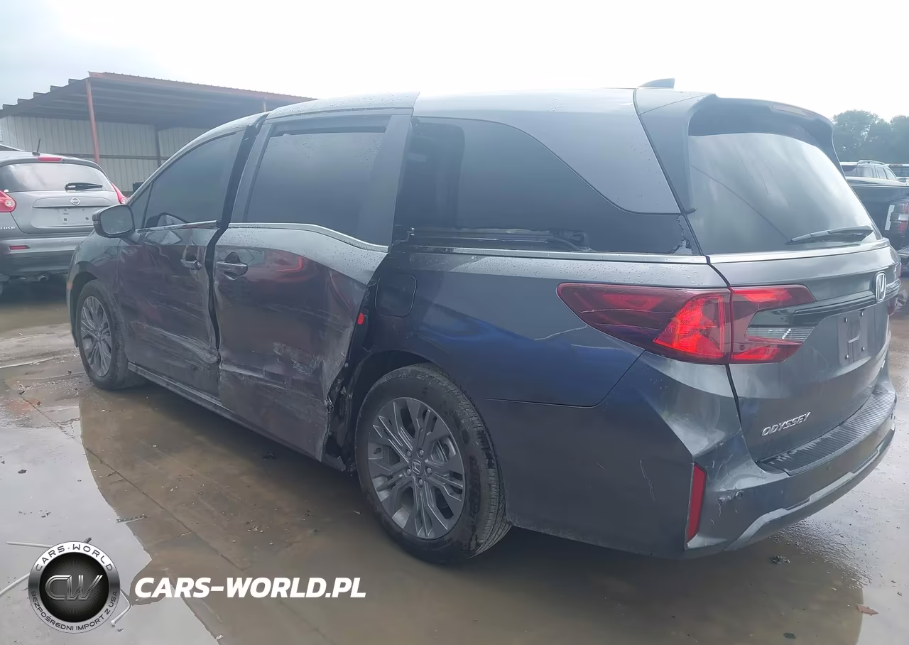 2026 Honda Odyssey Touring VIN:5FNRL6H85TB021203 - 3