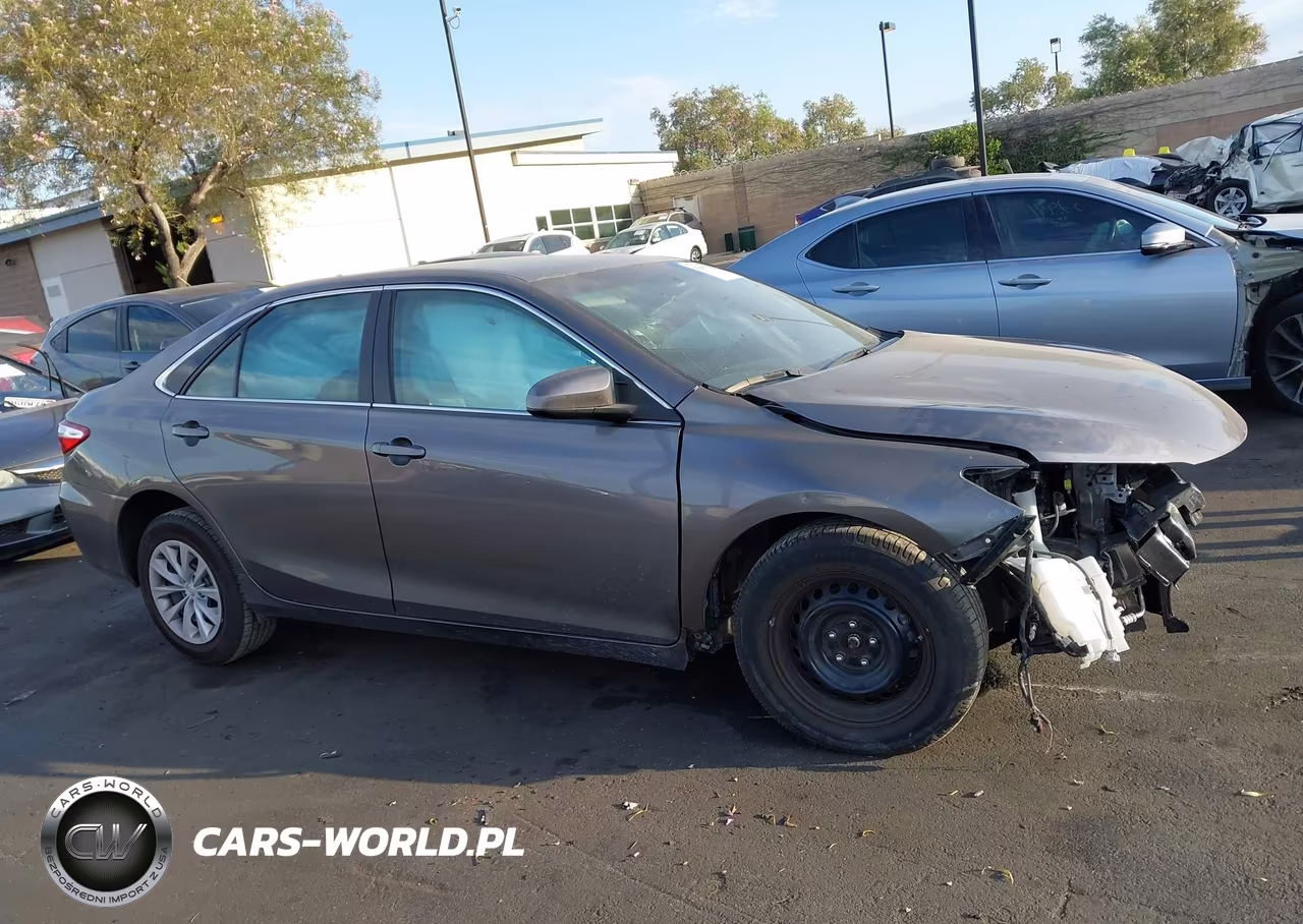 2016 Toyota Camry Le VIN:4T4BF1FKXGR555970 - 12
