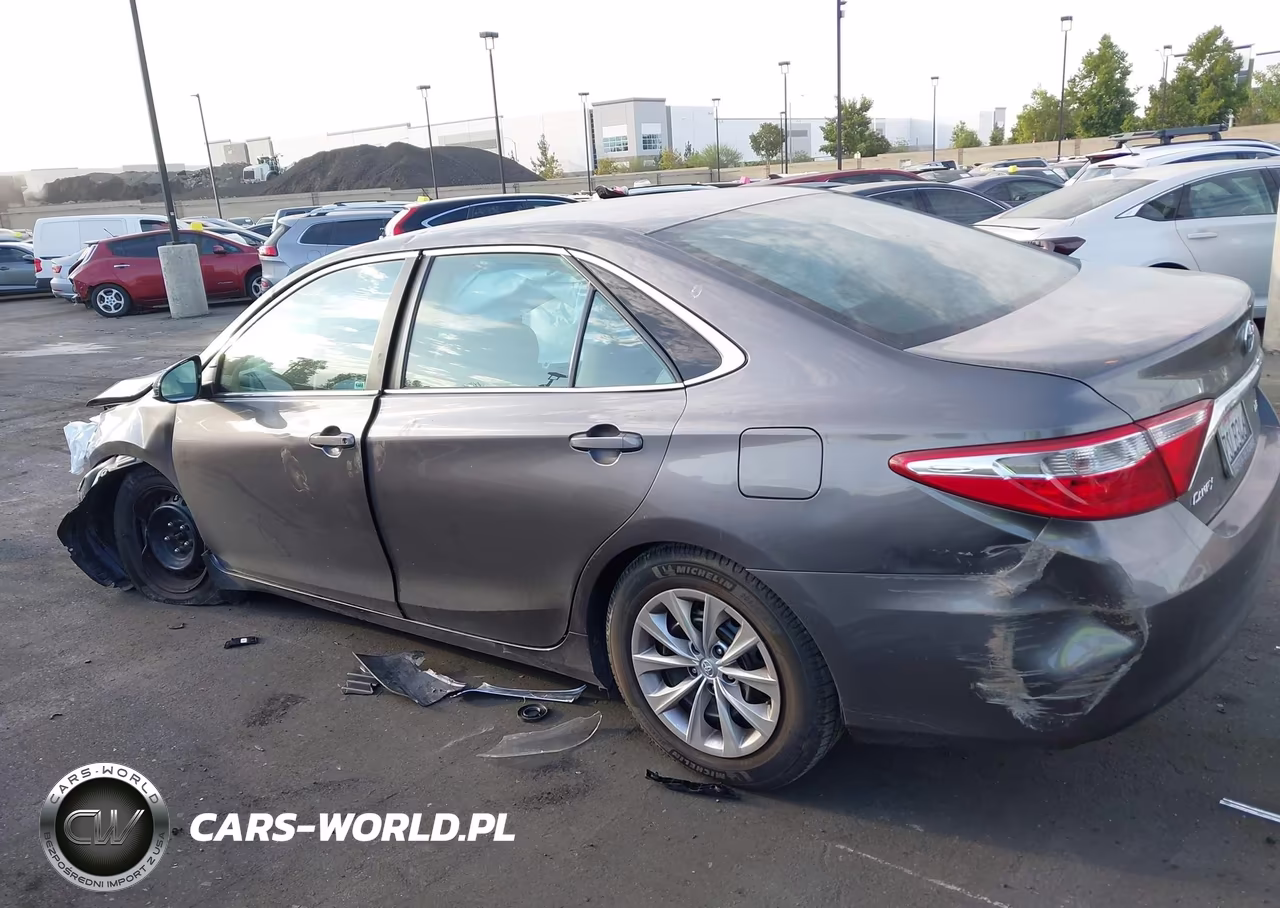 2016 Toyota Camry Le VIN:4T4BF1FKXGR555970 - 13
