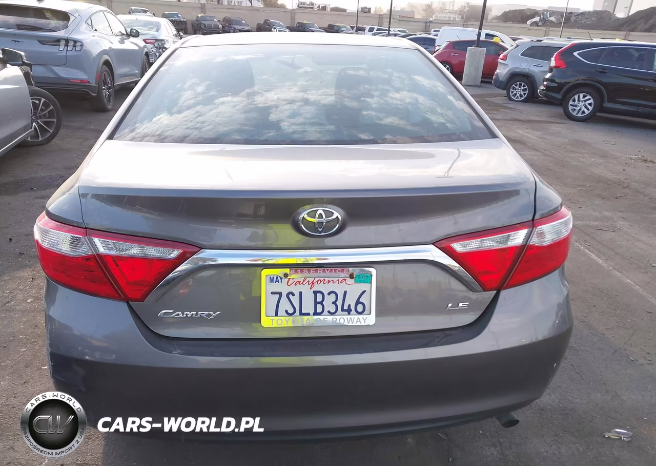 2016 Toyota Camry Le VIN:4T4BF1FKXGR555970 - 15