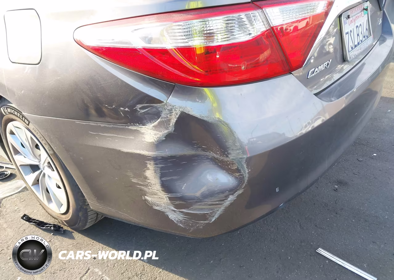 2016 Toyota Camry Le VIN:4T4BF1FKXGR555970 - 17