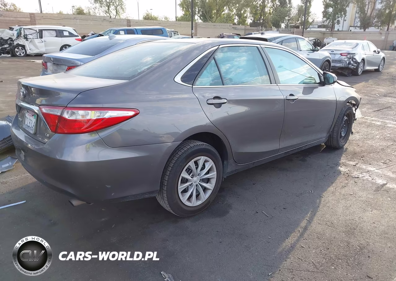 2016 Toyota Camry Le VIN:4T4BF1FKXGR555970 - 4
