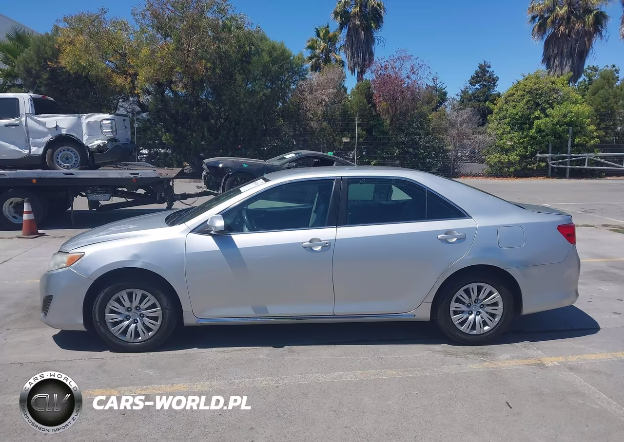 2014 Toyota Camry Le VIN:4T1BF1FK7EU421280 - 14