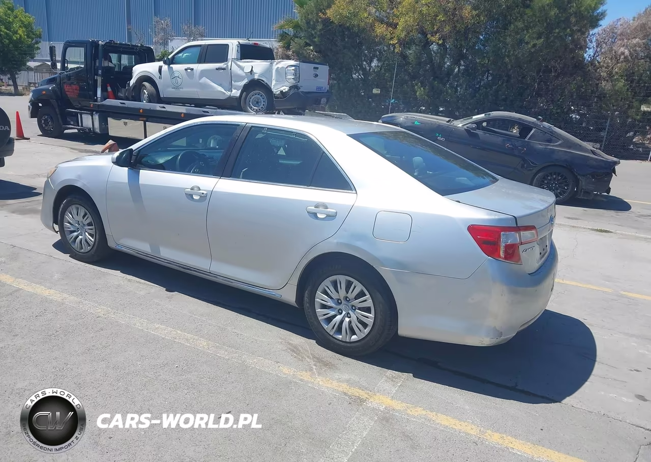 2014 Toyota Camry Le VIN:4T1BF1FK7EU421280 - 3