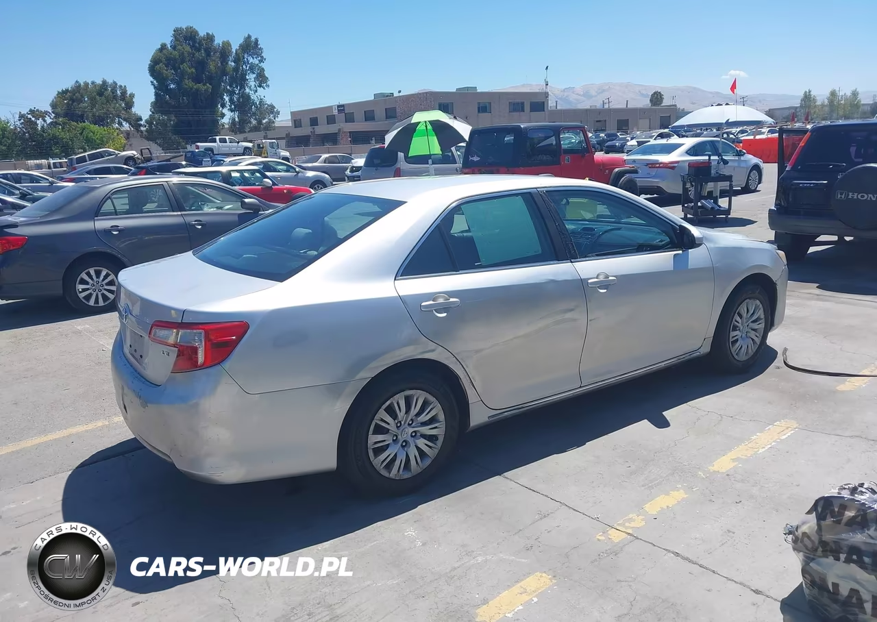 2014 Toyota Camry Le VIN:4T1BF1FK7EU421280 - 4