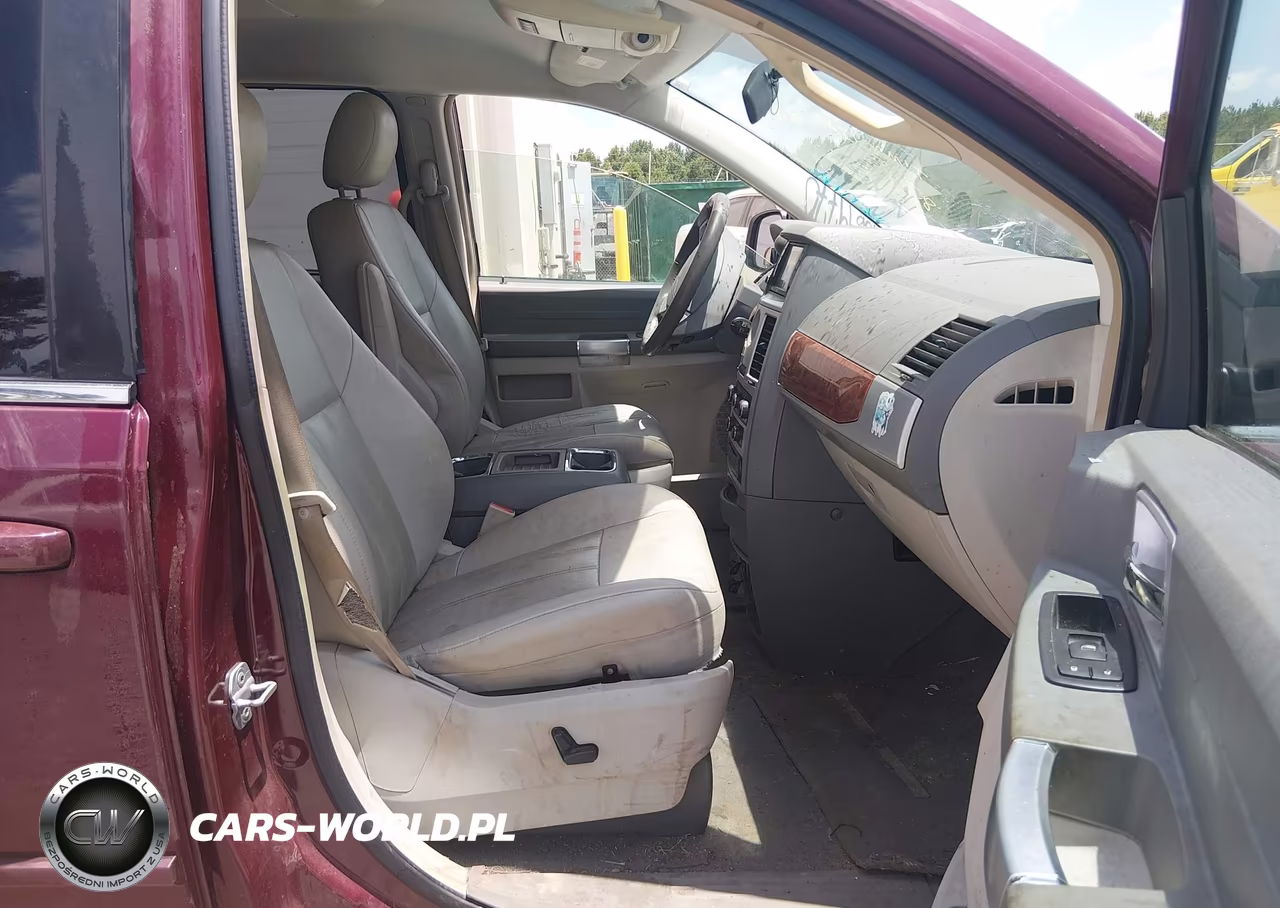 2008 Chrysler Town & Country Touring VIN:2A8HR54P68R829548 - 5