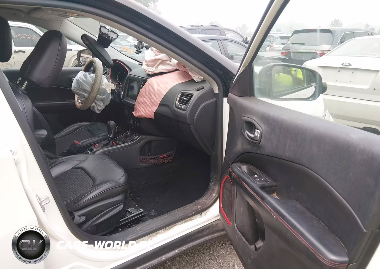 2019 Jeep Compass Trailhawk 4X4 VIN:3C4NJDDB3KT650534 - 5