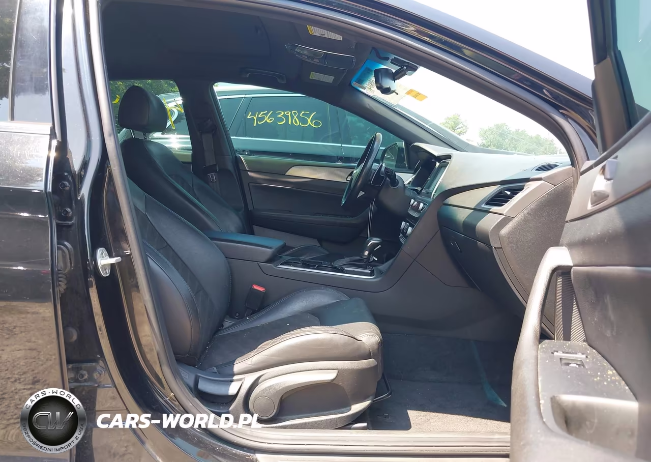 2018 Hyundai Sonata Sport VIN:5NPE34AF0JH686309 - 5