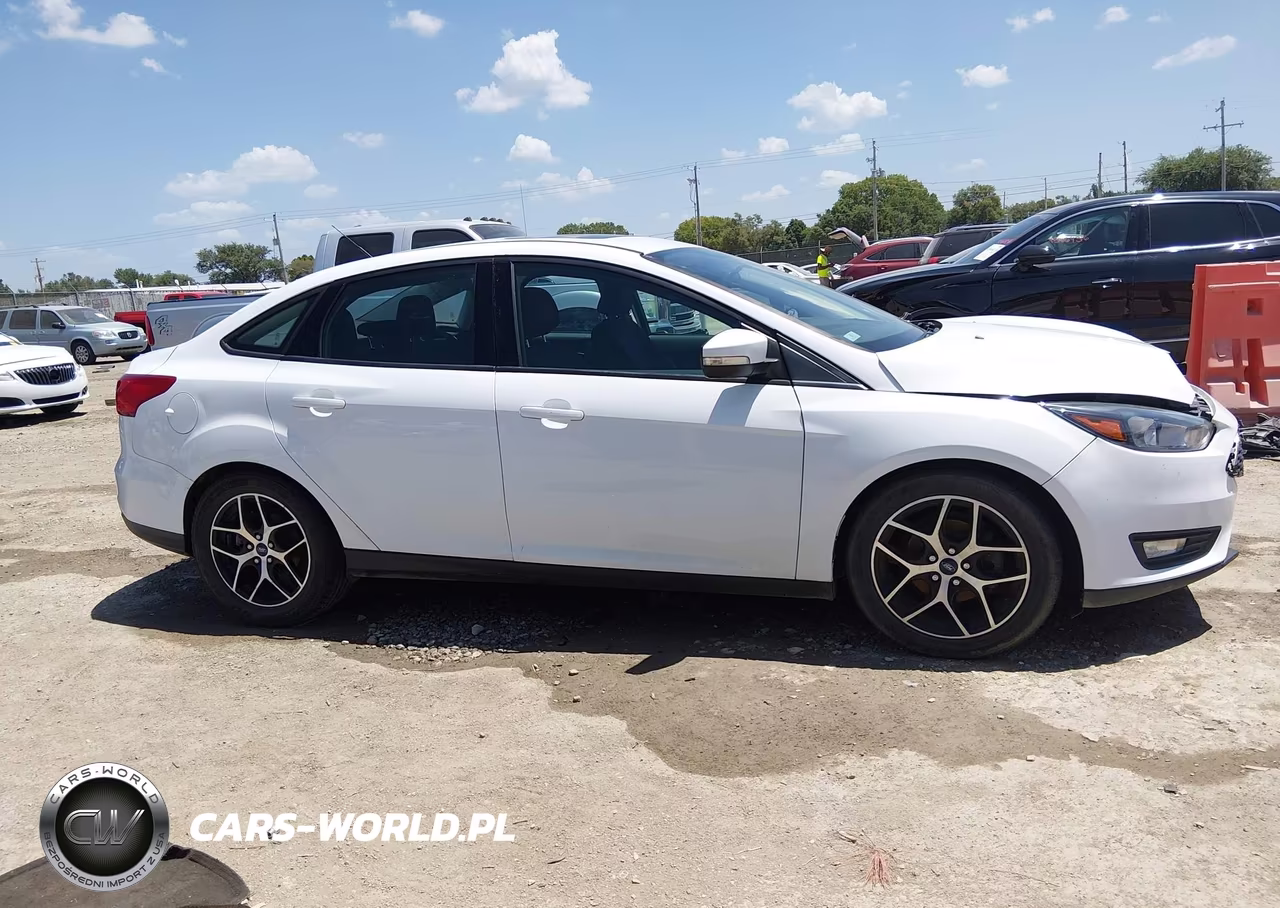 2018 Ford Focus Sel VIN:1FADP3H23JL282645 - 13