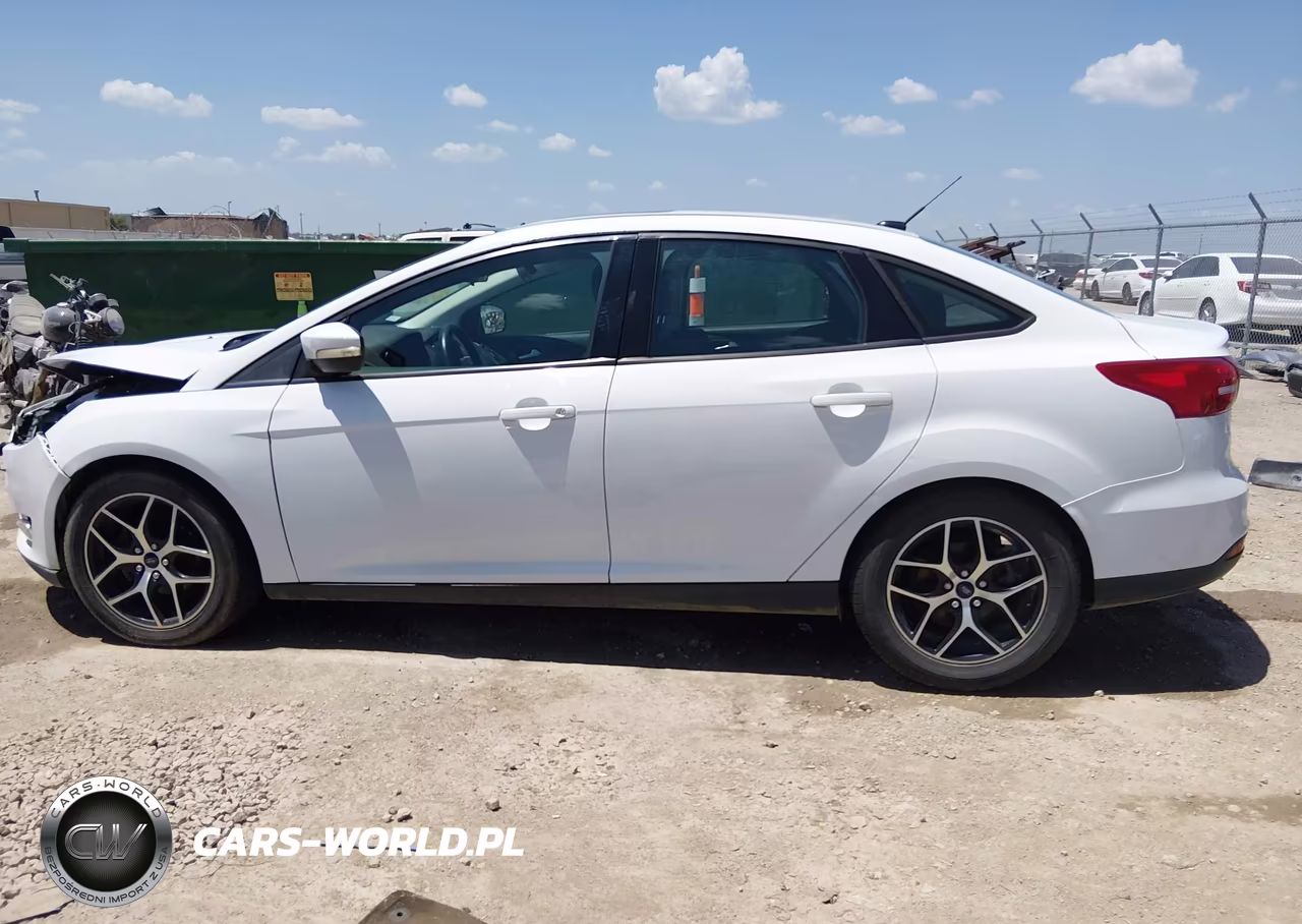 2018 Ford Focus Sel VIN:1FADP3H23JL282645 - 14