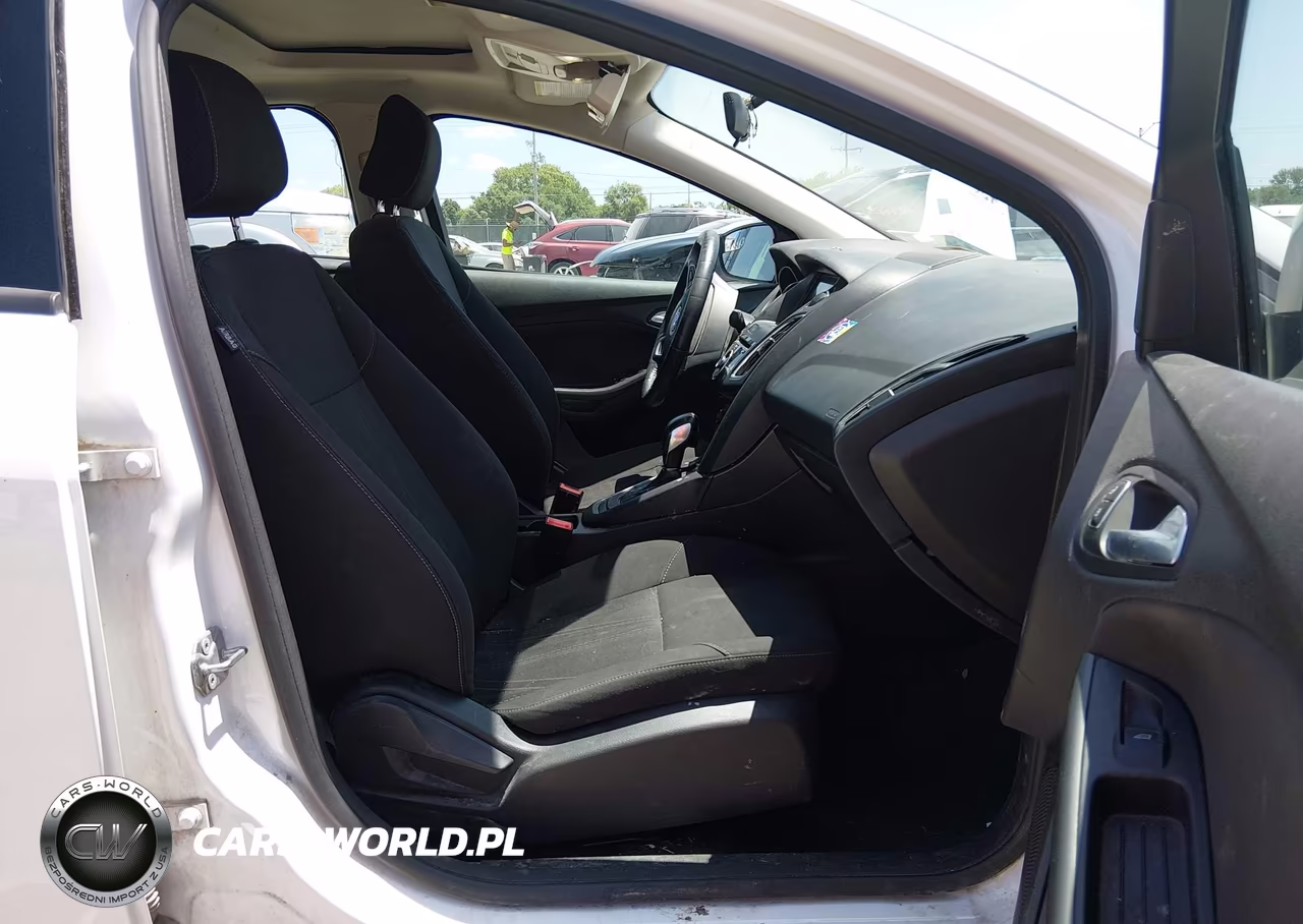 2018 Ford Focus Sel VIN:1FADP3H23JL282645 - 5
