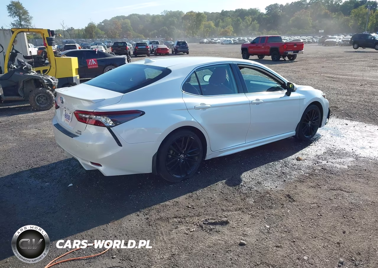 2022 Toyota Camry Xse Hybrid VIN:4T1K31AK9NU576820 - 4