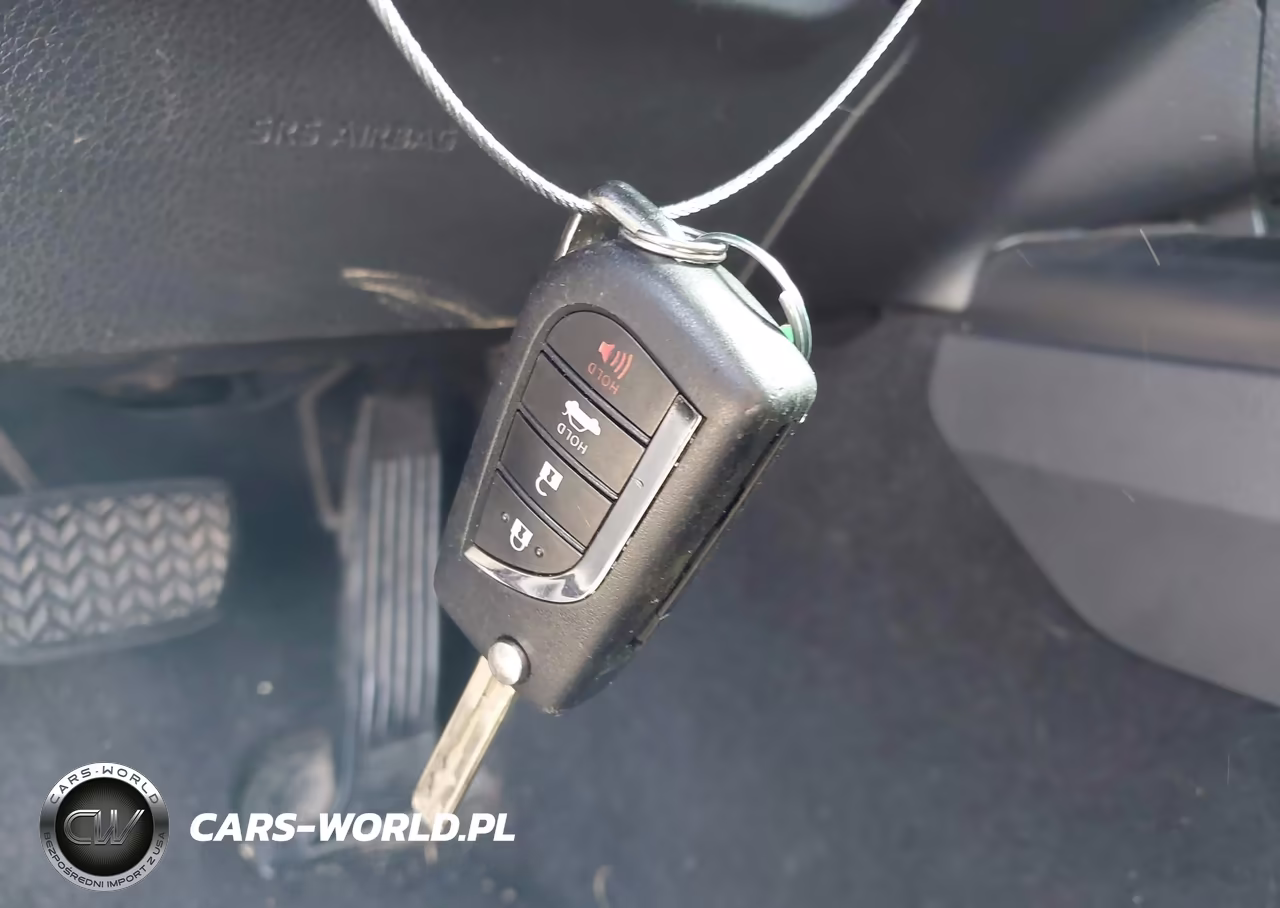 2020 Toyota Camry Le VIN:4T1C11AK7LU345874 - 11