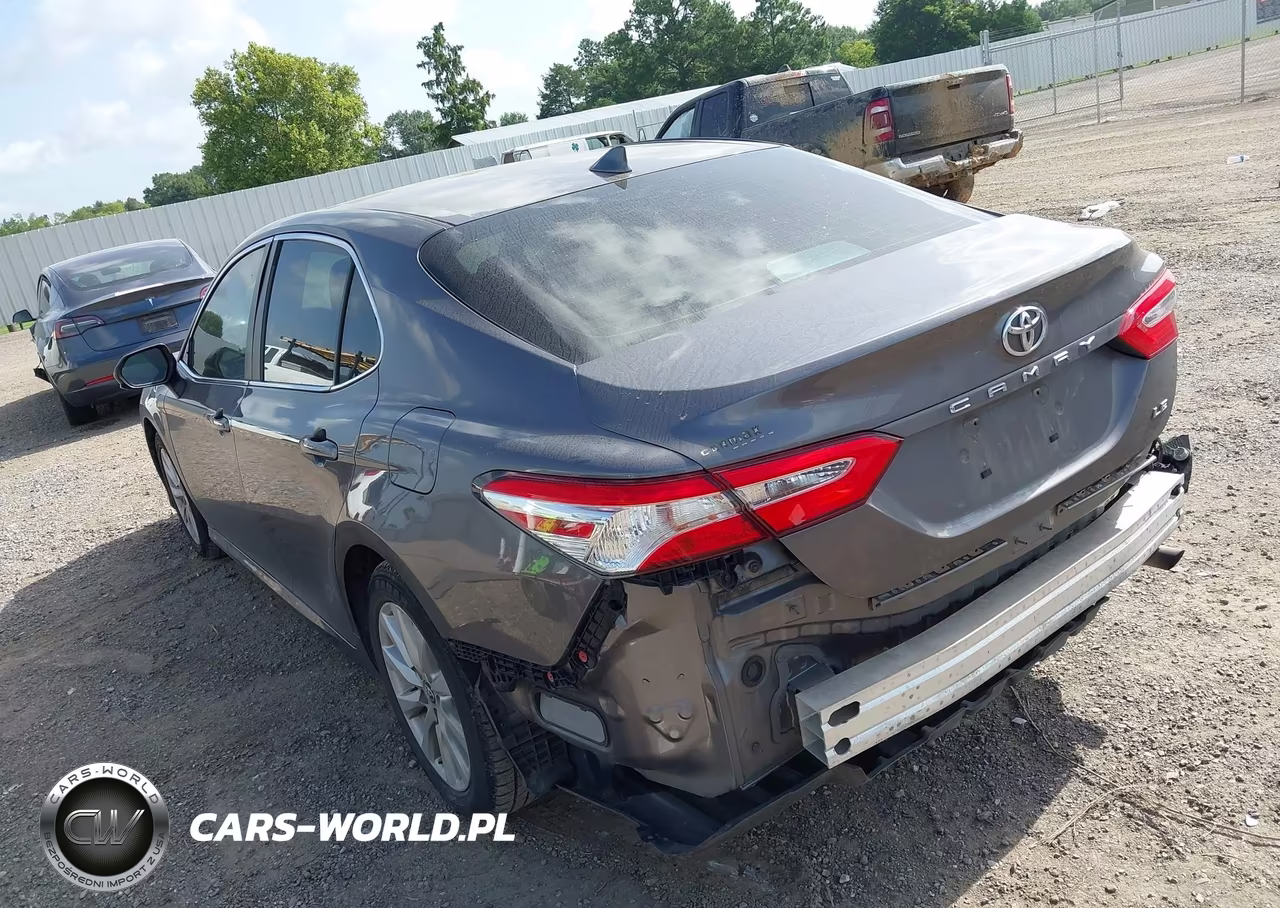 2020 Toyota Camry Le VIN:4T1C11AK7LU345874 - 3