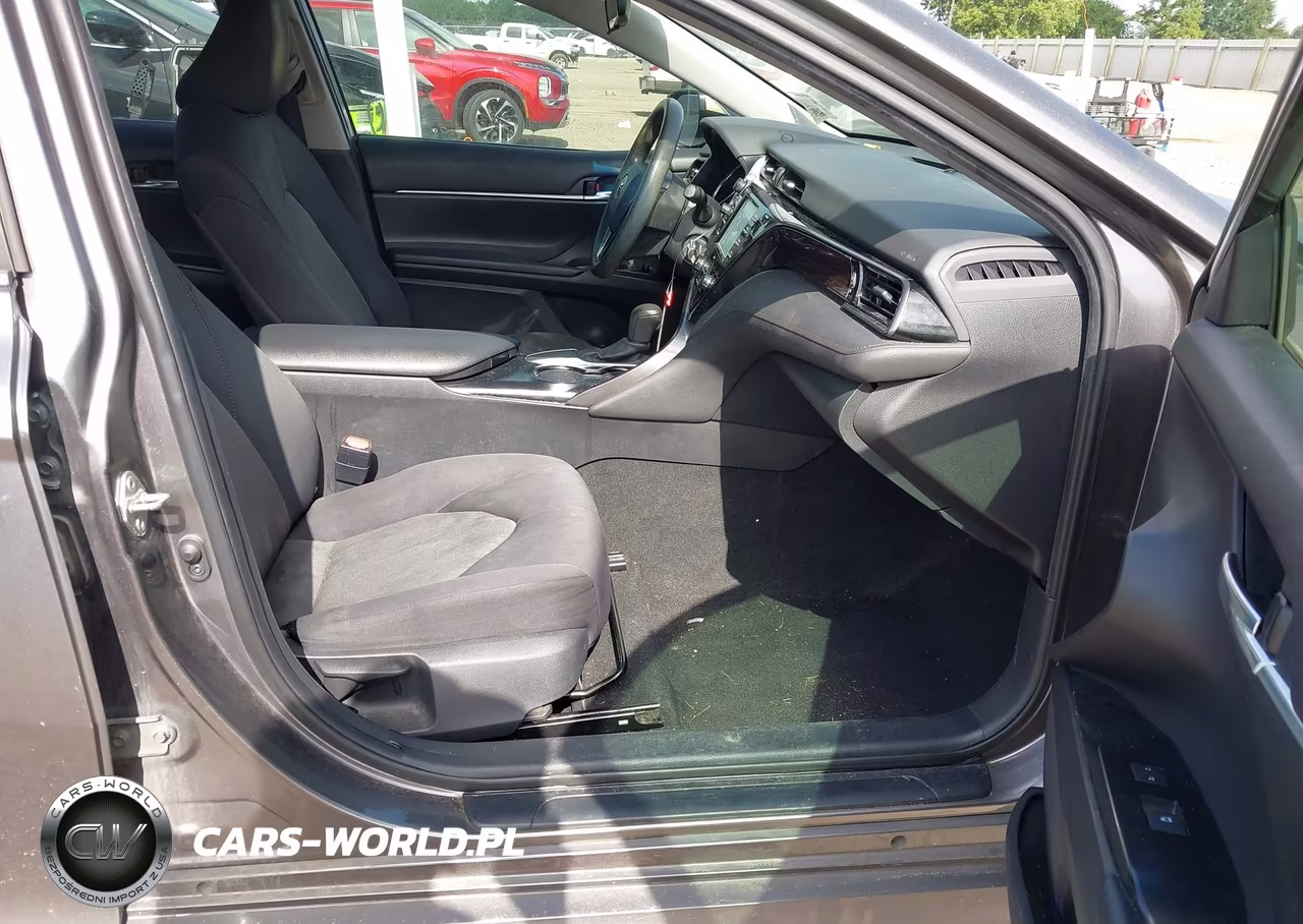 2020 Toyota Camry Le VIN:4T1C11AK7LU345874 - 5