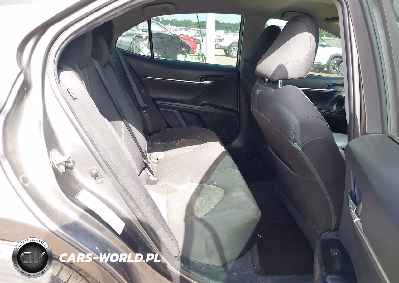 2020 Toyota Camry Le VIN:4T1C11AK7LU345874 - 8