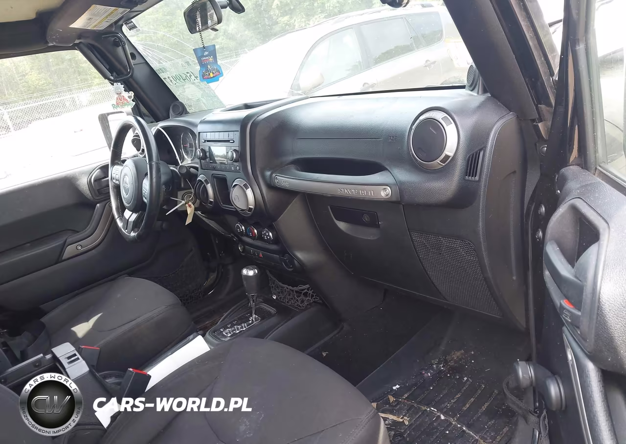 2013 Jeep Wrangler Sport VIN:1C4AJWAG6DL649807 - 3
