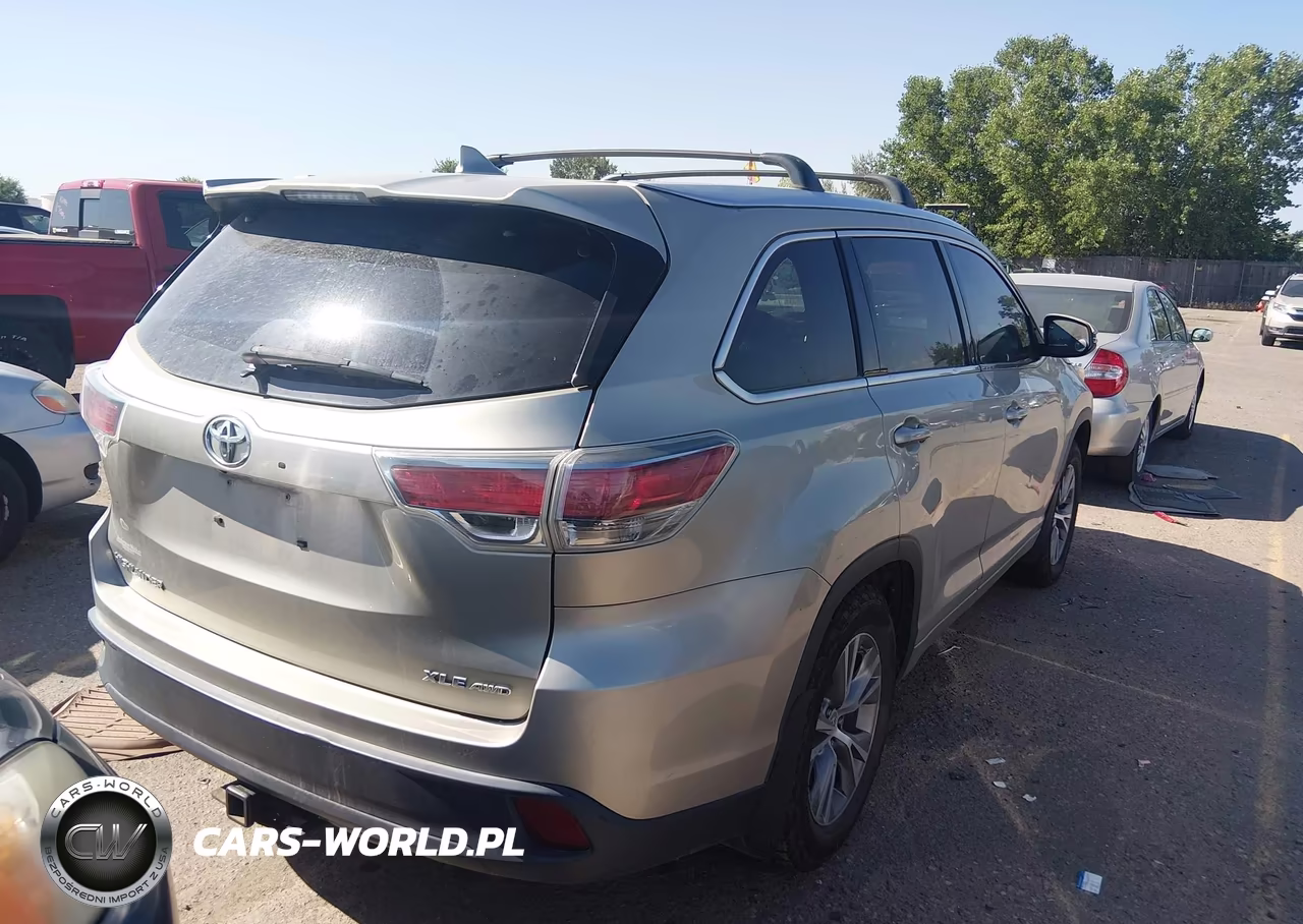 2015 Toyota Highlander Xle V6 VIN:5TDJKRFH2FS198960 - 4